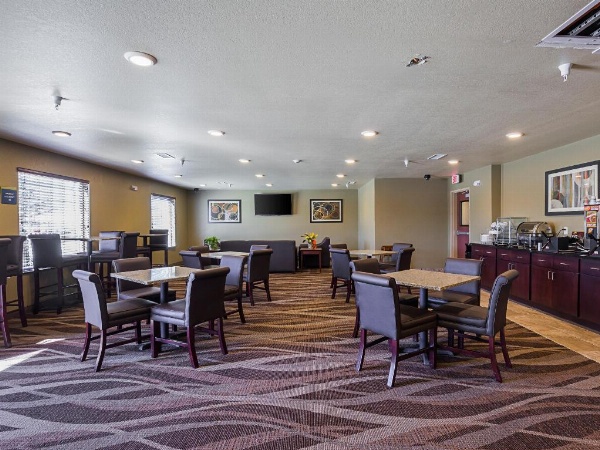 Cobblestone Inn & Suites - Altamont image 6